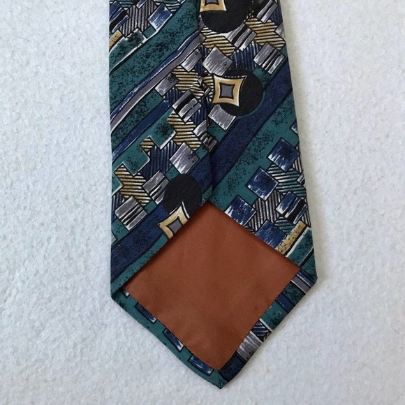 No Brand Graphic Tie OS - Picture 5 of 5